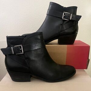 VINCE CAMUTO 🖤 Ankle Bootie Sz 8.5